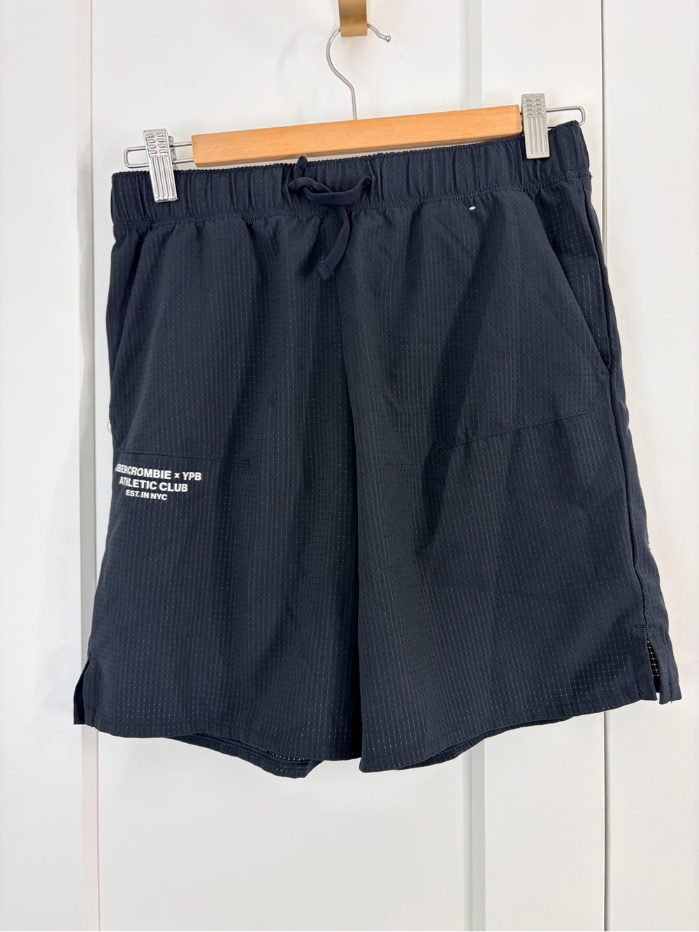 Abercrombie Boy’s Black Athletic Club Drawstring Shorts | 15/16